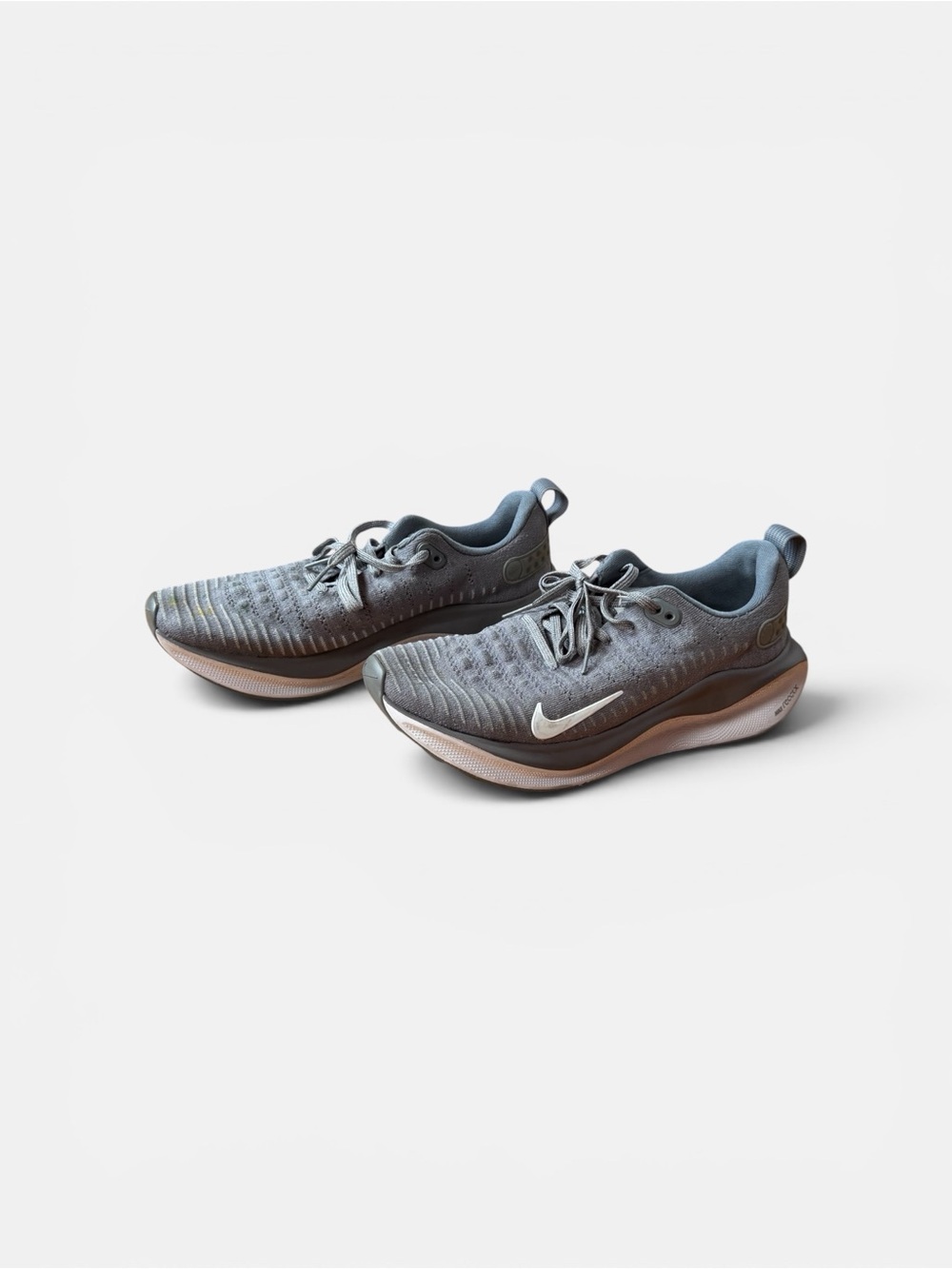 Nike ReactX Infinity Run 4
running shoe women’s gray and white